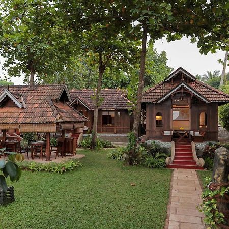 Samiira On Ashtamudi Lake โกลลัม ภายนอก รูปภาพ